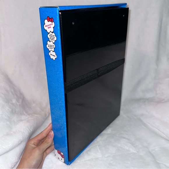 Hello Kitty Women’s Pink Longsleeve Crewneck Sweater size L with Gift Box - Picture 6 of 6